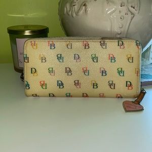 Dooney & Bourke wallet